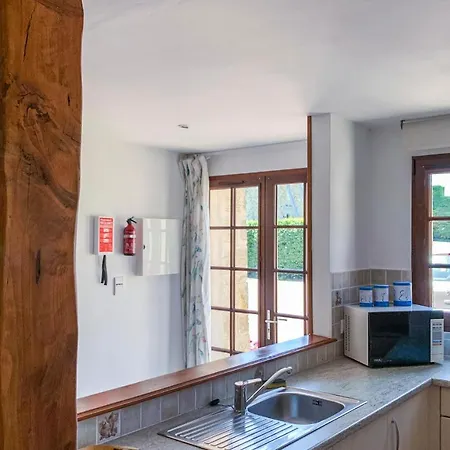 Beautiful In Sur Layon With 3 Bedrooms, Outdoor Swimming Pool And Heated Swimming Pool *